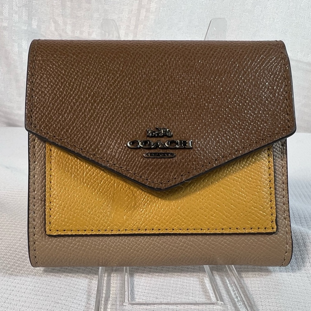 2021:Coach Tri-Color Tri-Fold
